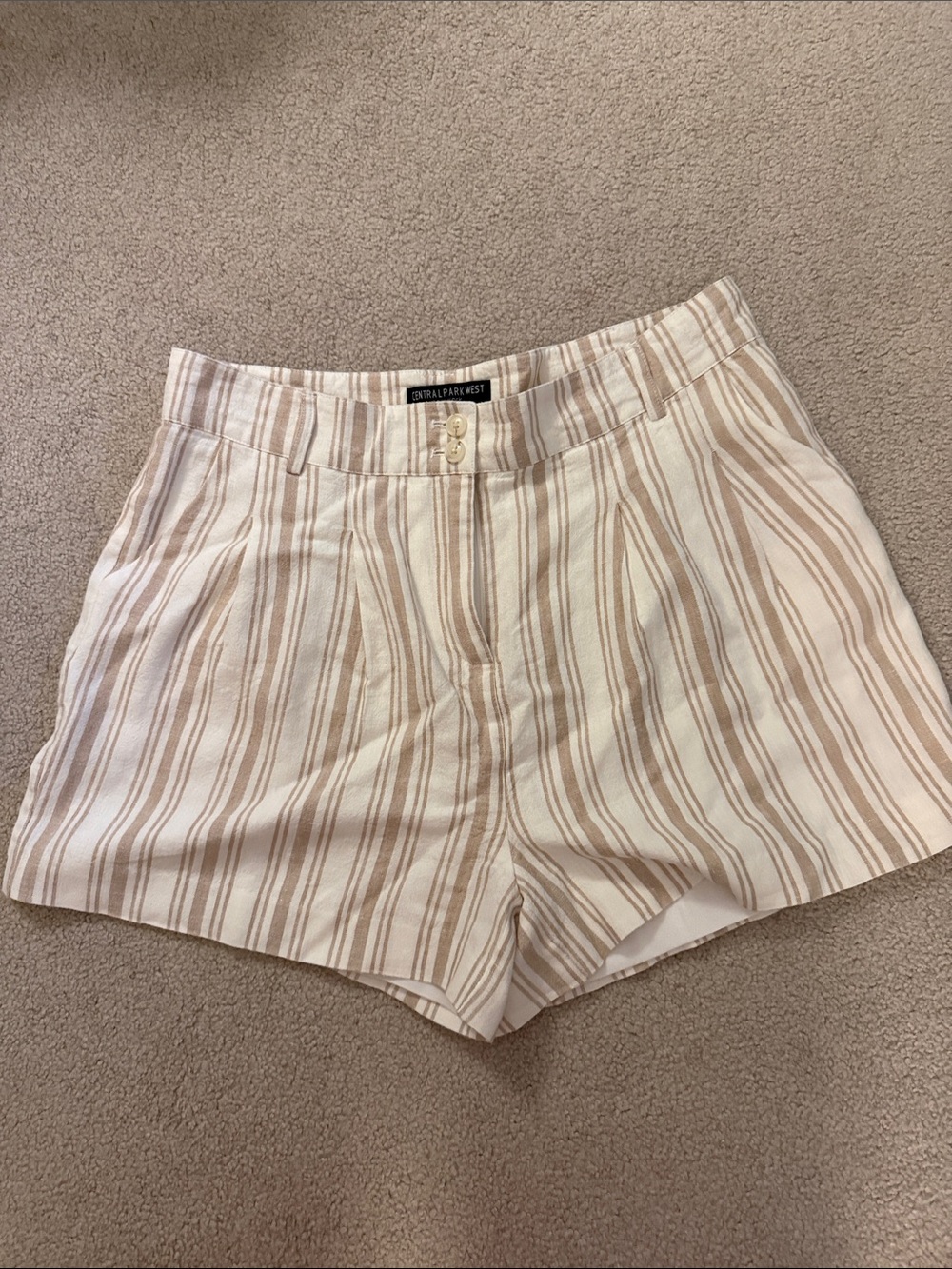 CENTRAL PARK WEST linen shorts in white